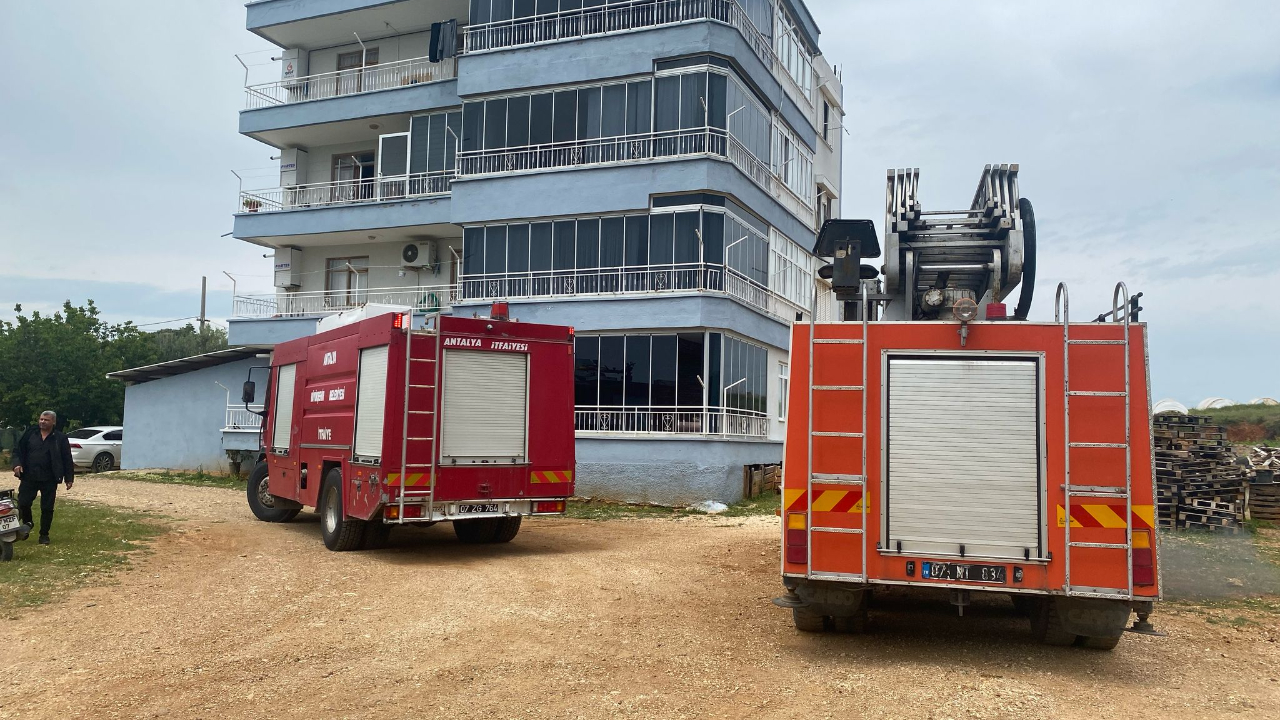 Antalya'da apartman dairesinde yangın