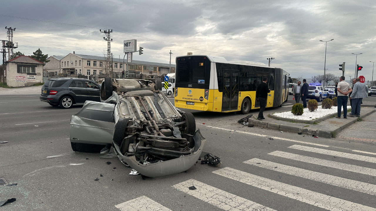 Kayseri’de belediye otobüsü ile otomobil çarpıştı! 9 yaralı