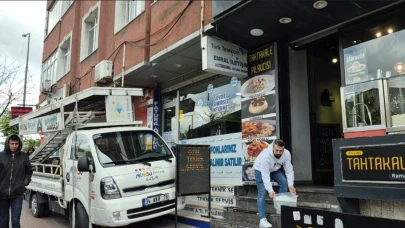 İstanbul'da kamyonetten düşen işçi hayatını kaybetti