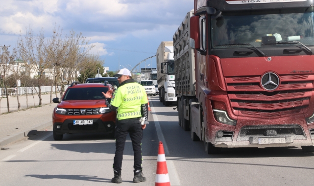 Afyonkarahisar'dan bayram tatilinde 6 milyona yakın araç geçti