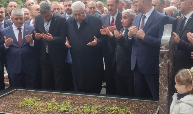 Alparslan Türkeş kabri başında anıldı! Devlet Bahçeli anma programına katıldı mı?