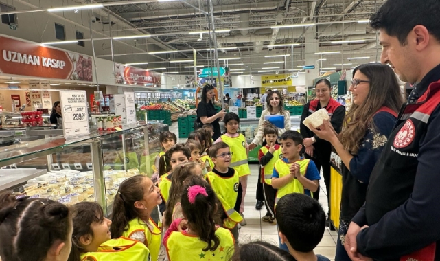 Anaokulu öğrencileri sütün serüvenini inceledi