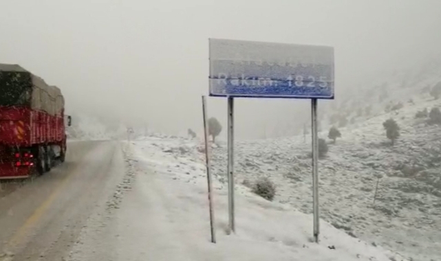 Antalya’ya nisan ayında kar süprizi