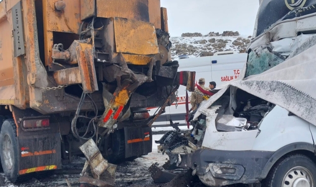 Ardahan'da trafik kazası! 1 ölü 2 yaralı