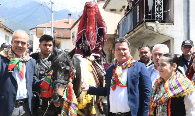 Asırlık köy düğünü Fetih Etkinlikleri’nde hayat buldu