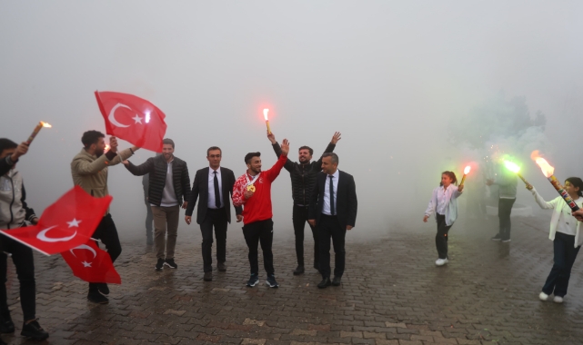Avrupa şampiyonu Harun Algül, Şırnak'ta coşkuyla karşılandı