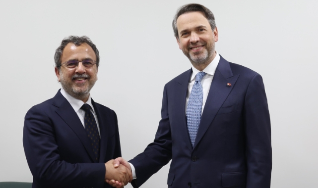 Bakan Bayraktar Pakistan Enerji Bakanı Leghari ile görüştü