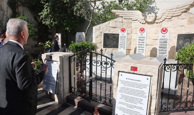 Bakan Bolat Şam'da Türk Şehitliğini ziyaret etti