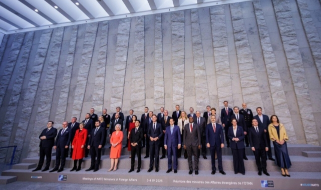 Bakan Fidan NATO Dışişleri Bakanları aile fotoğrafında yer aldı