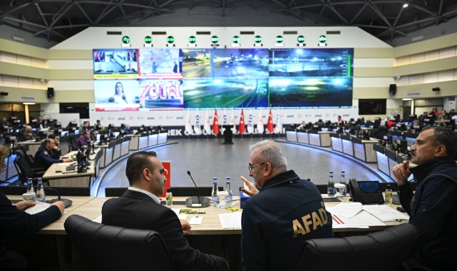 Bakan Kacır AFAD'ı ziyaret edip bilgi aldı