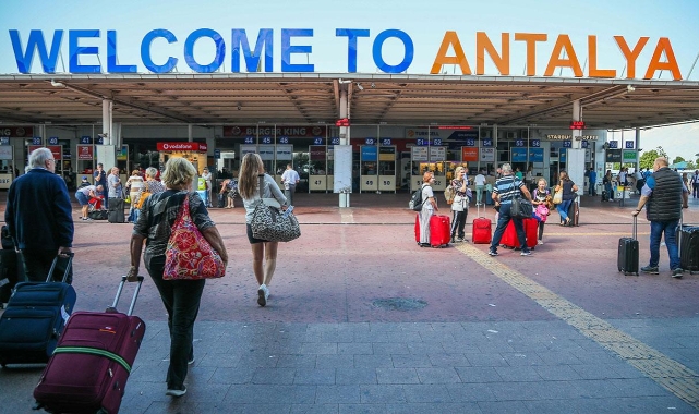 Bakan Uraloğlu duyurdu! Antalya Havalimanı büyüyor