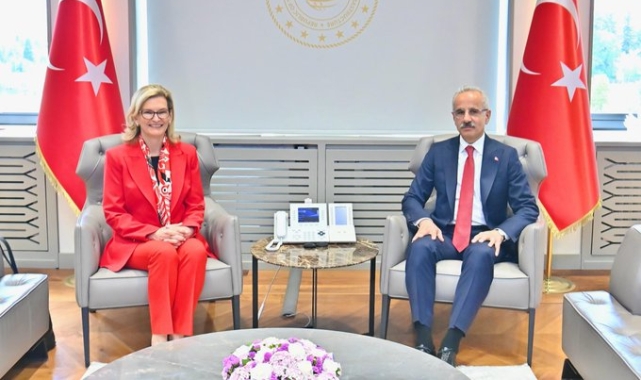 Bakan Uraloğlu ITU Genel Sekreteri Martin ile görüştü