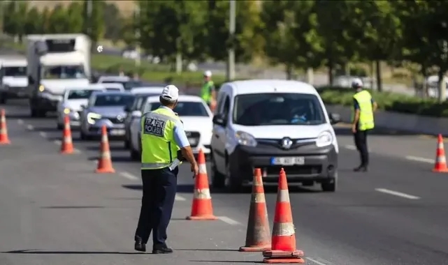 Bakan Yerlikaya açıkladı! Bayram boyunca trafik kazalarında 27 kişi hayatını kaybetti