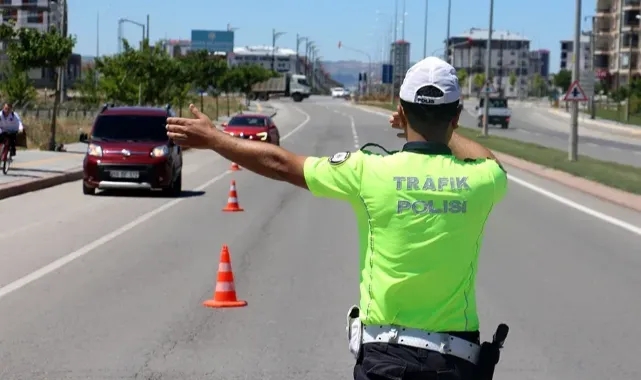 Bakan Yerlikaya: "Aşırı hız trafik kazalarına yol açan nedenler arasında ilk sırada"