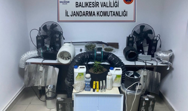 Balıkesir'de jandarmadan kaçakçılık ve uyuşturucuya darbe