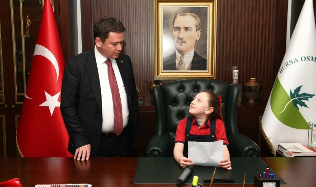 Başkan Erkan Aydın: "Geleceğimizin mimarı çocuklarımızın bayramı kutlu olsun"