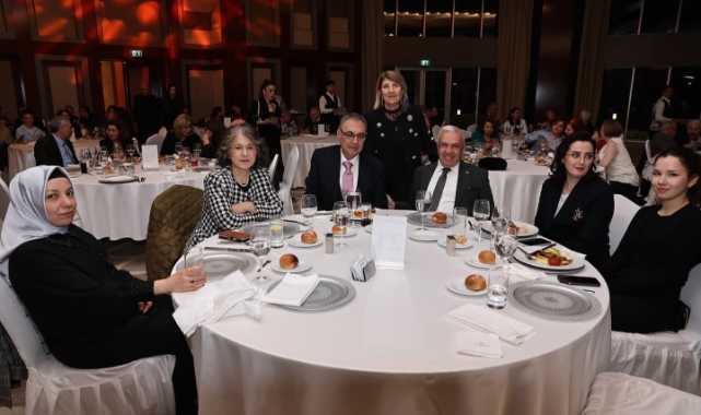 Başkan Özdemir Bursa Noter Odası’nın gala yemeğine katıldı