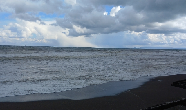 Batı Karadeniz’de fırtına etkili oluyor