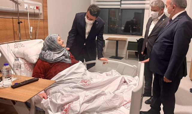Bozüyük'te tedavi gören vatandaşlara moral ziyareti