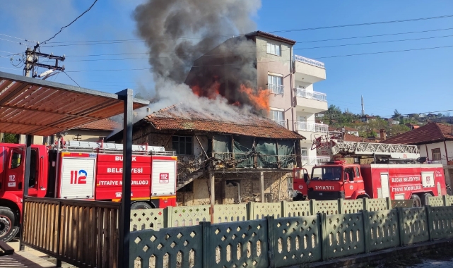 Burdur’da ev yangını! Yaşlı kadın dumandan etkilendi
