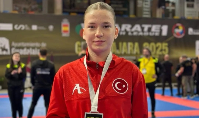 Bursa Büyükşehir Belediyespor Nisanur Çakır'dan gümüş madalya