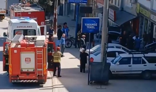 Bursa'da kontrolden çıkan otomobil iş yerine daldı!