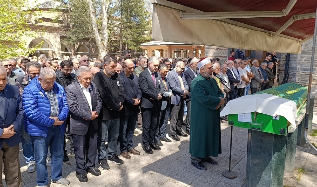 Bursa'nın sevilen doktoru son yolculuğuna uğurlandı