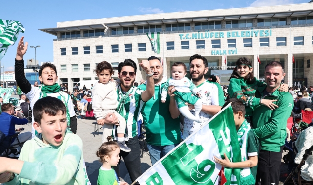 Bursaspor’un şampiyonluk maçı Halk Evi önünde izlendi