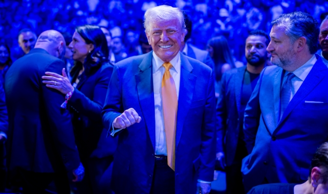 Donald Trump Somali'de 'terör hedeflerini' vurduklarını açıkladı