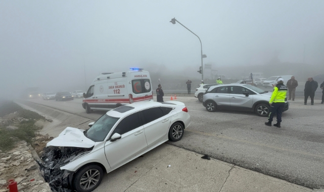 Düzce'de yoğun sis kazayı beraberinde getirdi: 6 yaralı