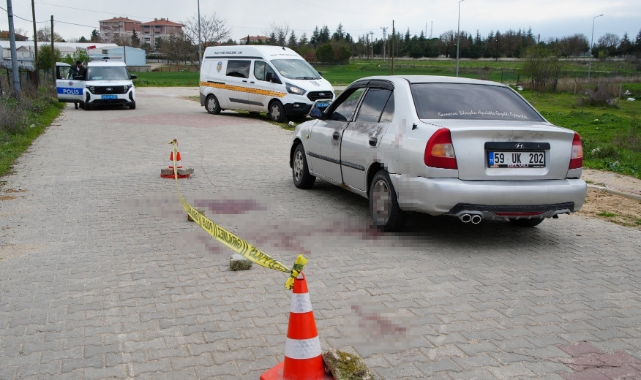Edirne'de arkadaş kavgası! Boğazından bıçakladı
