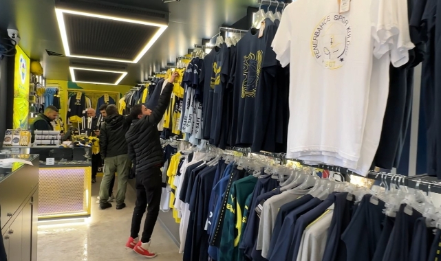 Fenerium Tırı Yüksekova'da ilgiyle karşılandı