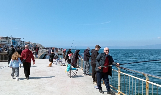 Güzel havanın tadını Mudanya Sahili'nde çıkardılar