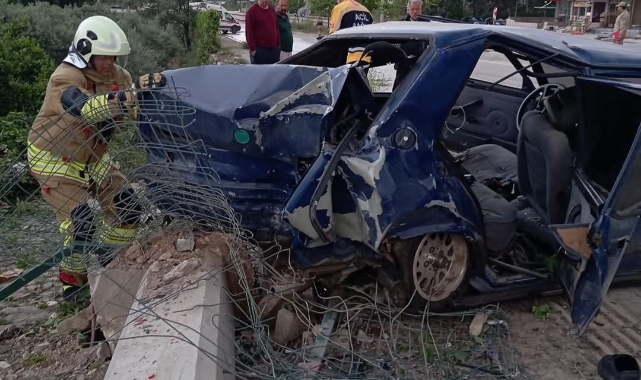 Hatay’da otomobil kazada hurdaya döndü! 4 yaralı