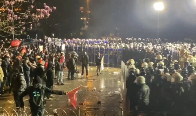 İBB soruşturmasında 90 kişinin yargılandığı dava ertelendi