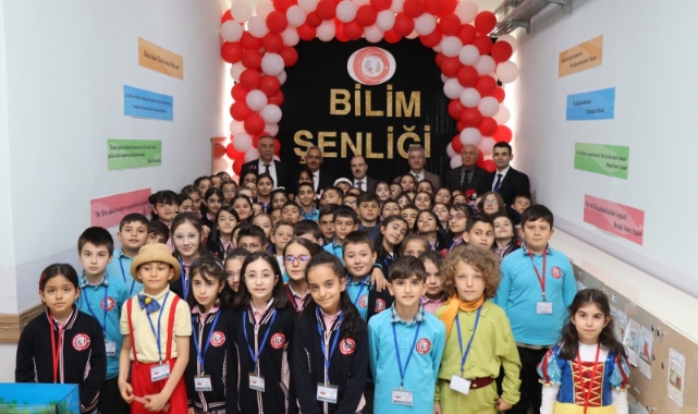 İlkokulda renkli bilim şenliği