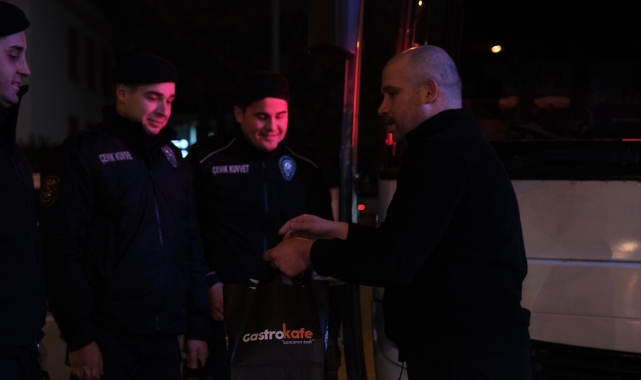 İnegöl Belediyesi'nden polis memurlarına anlamlı sürpriz