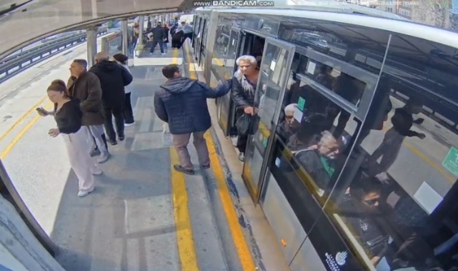 İstanbul'da metrobüste deprem anı