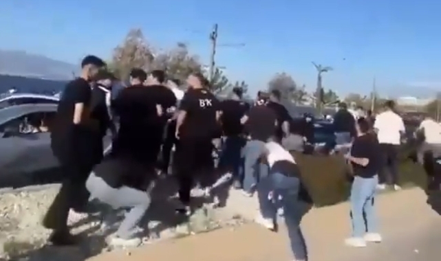 İzmir'de Beşiktaş ile Göztepe taraftarı arasında gerginlik