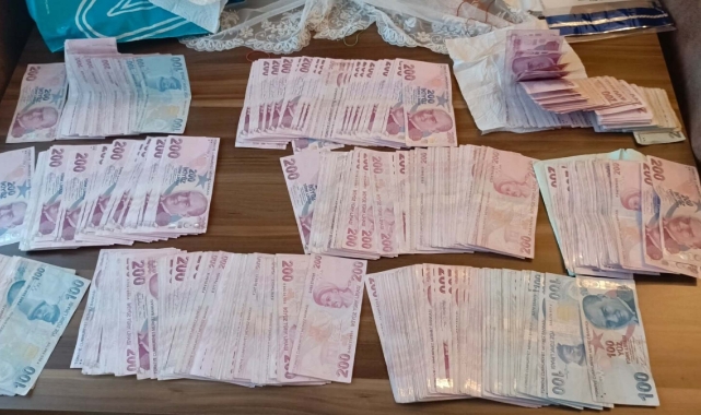 İzmir'de FETÖ operasyonu: 31 gözaltı
