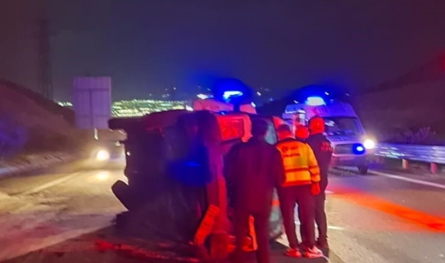 İzmir'de kontrolden çıkan minibüs takla attı: 1 ölü 10 yaralı