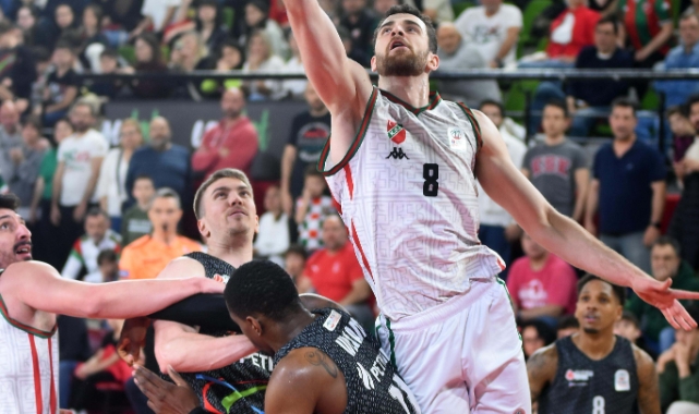 Karşıyaka'da potada Hakan sakatlandı