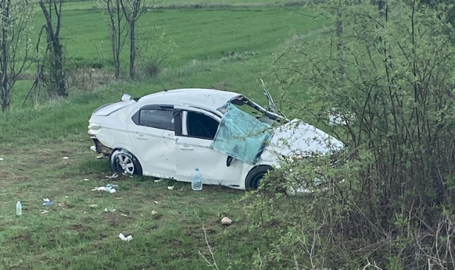 Kastamonu’da otomobil tarlaya yuvarlandı! 3 yaralı