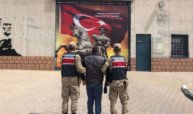 Kilis'te dolandırıcılık ve hırsızlık suçundan aranan şahıs yakalandı