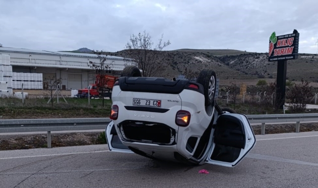 Kontrolden çıkan otomobil takla attı