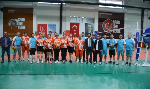 Köyceğiz’de maarifin yöneticileri voleybol sporunda buluştu