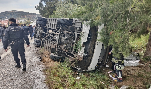 Kuşadası'nda servis aracı devrildi: 12 yaralı