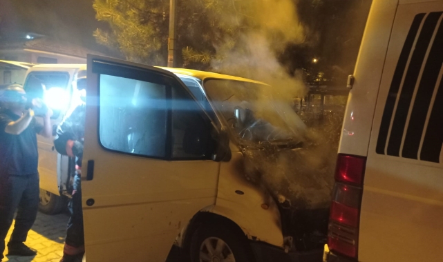Malatya’da park halindeki araçta çıkan yangın söndürüldü