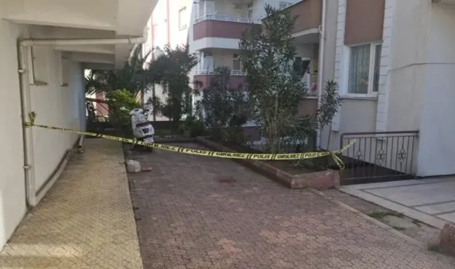 Mersin'de cam silerken düşen kadın hayatını kaybetti