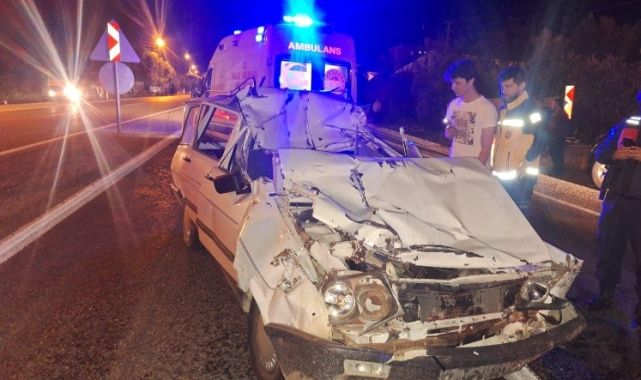Mersin'de otomobil tıra arkadan çarptı! 1 ölü